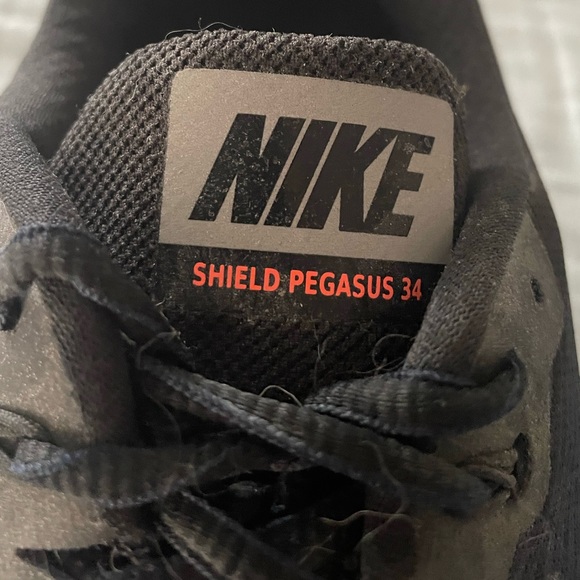 Nike Pegasus 34 Shield - Picture 2 of 7